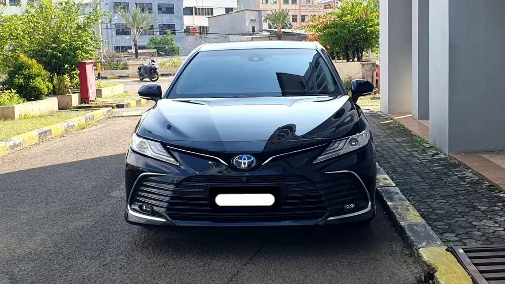 Km 25rb toyota camry hybrid tss 2022 hitam sunroof audio jbl