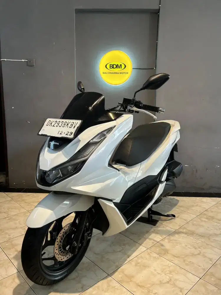 Dp 500 Honda PCX 160 CC thn. 2024 cash kredit Bali dharma. Motor