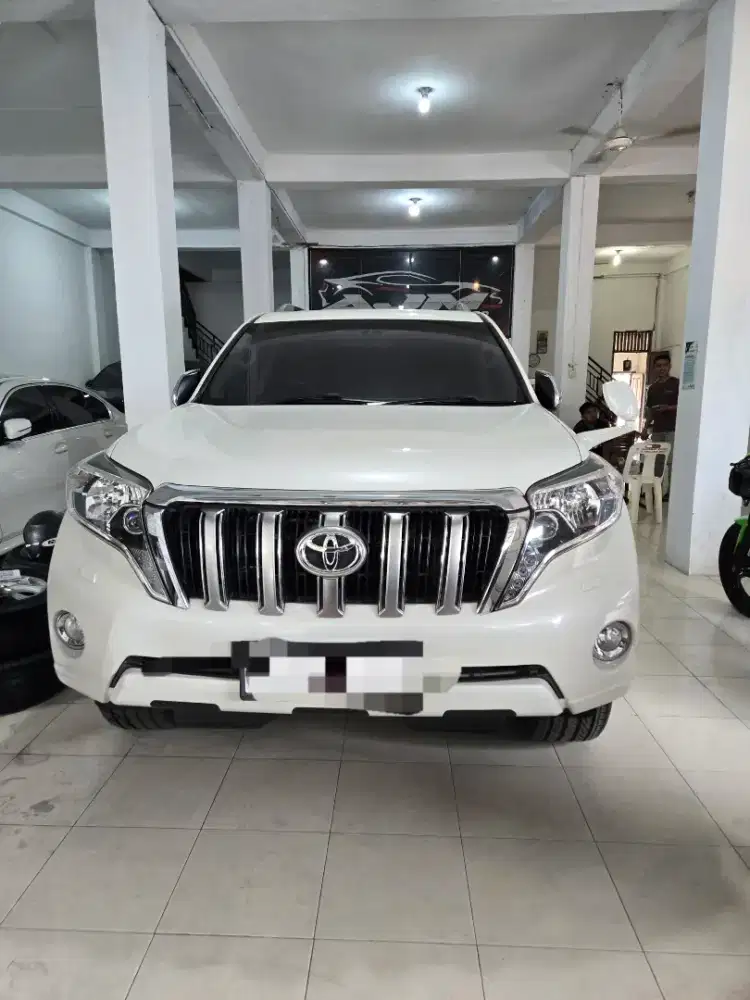 Toyota land cruiser prado 4x4 tahun 2017 metic