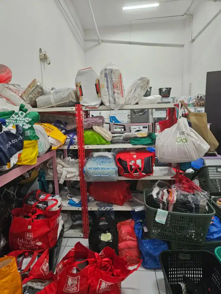 Dicari Karywati Setrika Uap Laundry
