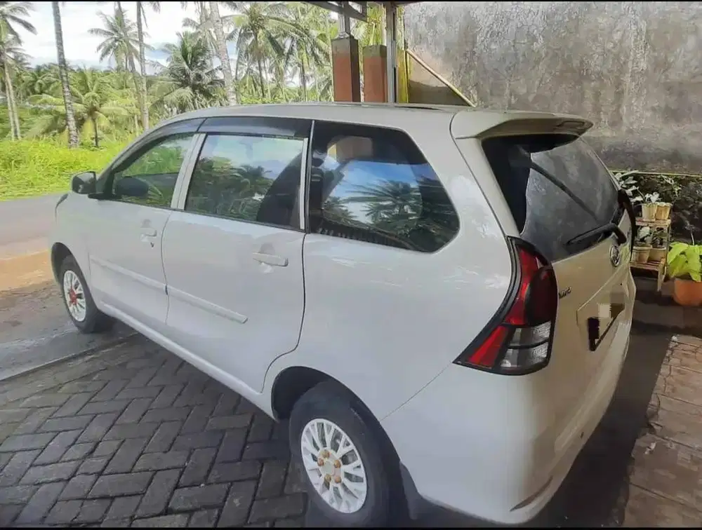 Xenia M 1.0 Manual 2013