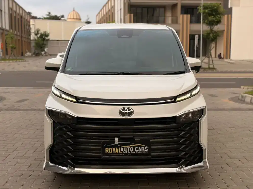 Toyota Voxy 2.0 A/T 2022