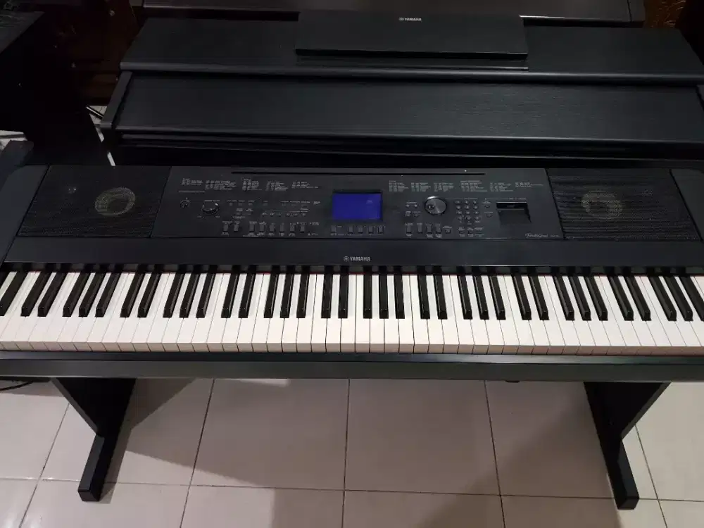YAMAHA DGX 660 second