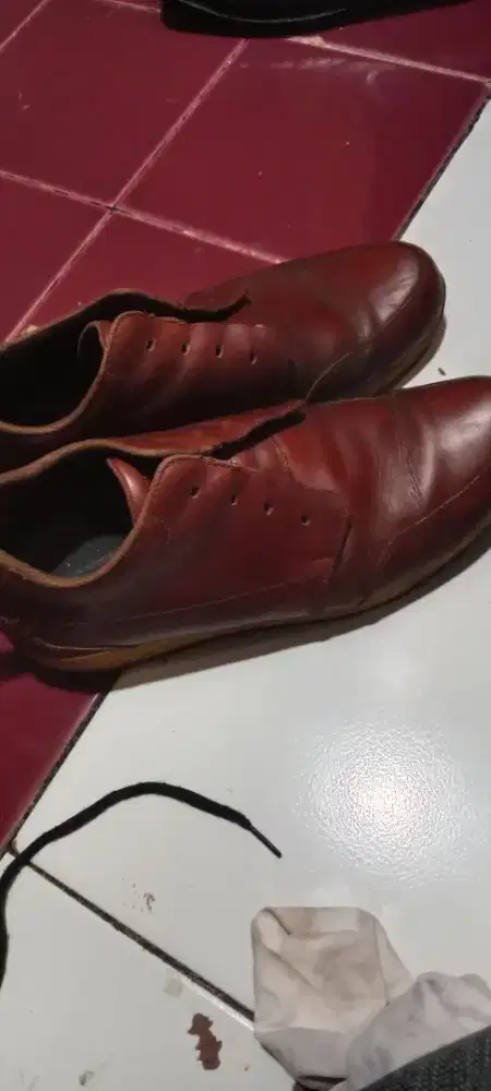 Sepatu kulit unicare no 42