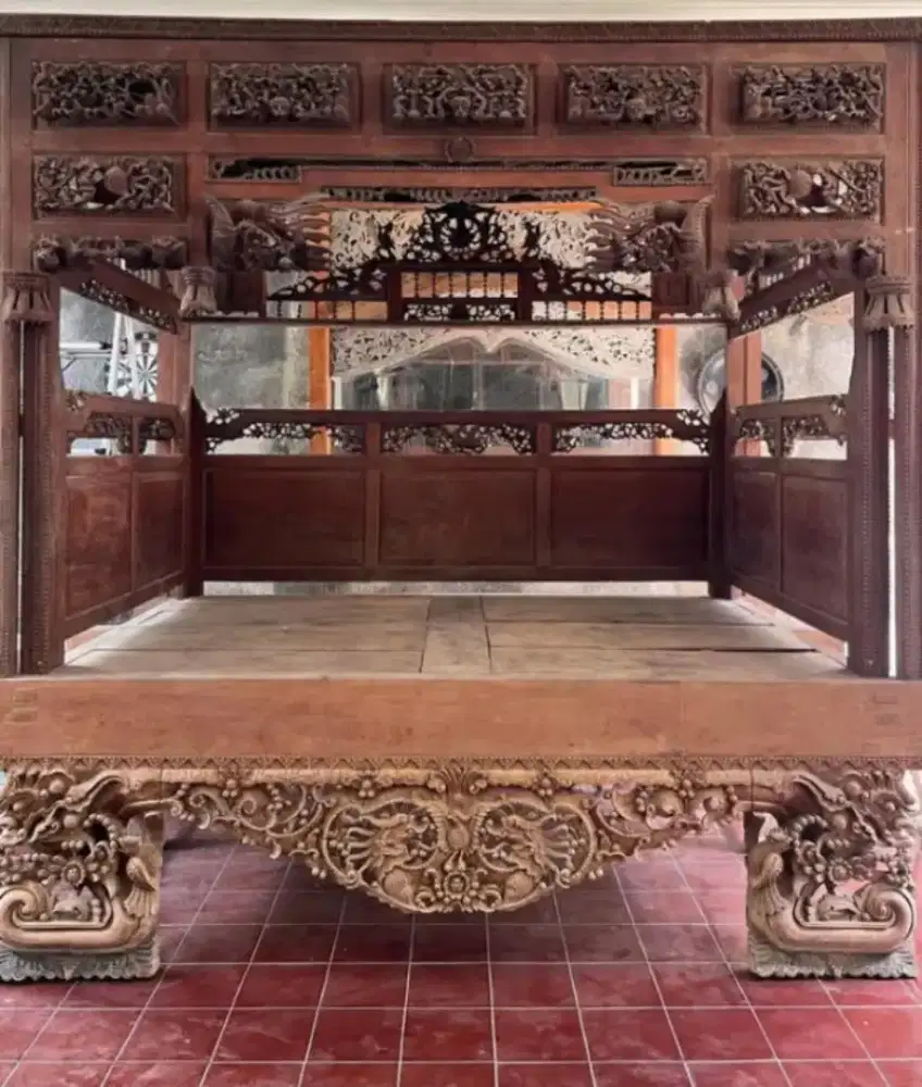 Ranjang ukir madura
