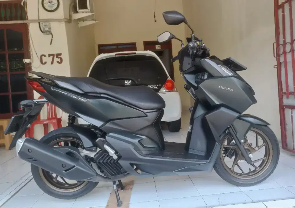 Honda vario 160 CBS tahun 2025 km 4000 plat Bekasi kota