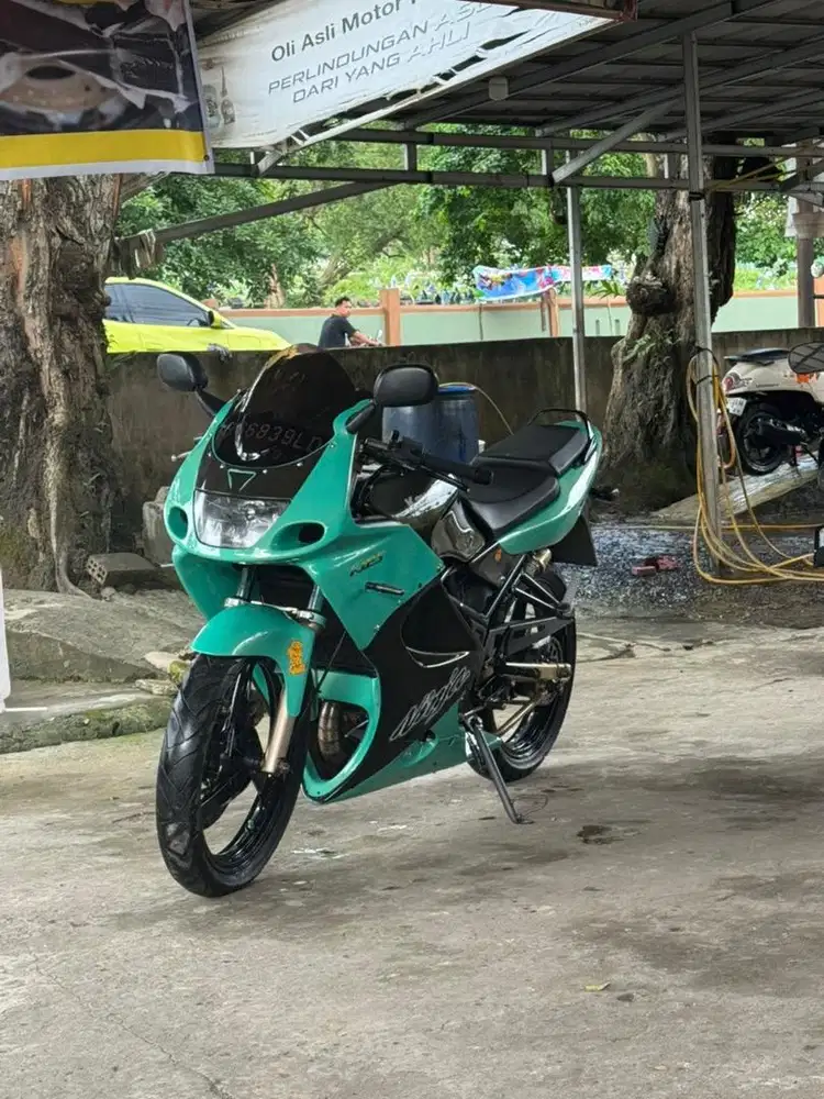 Di jual motor ninja harga 27 jt, motor tidak ada kendala, siap pakai