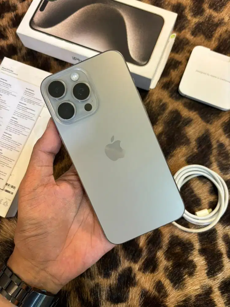 iPhone 15 Pro Max 256GB BH86 Resmi (Natural)