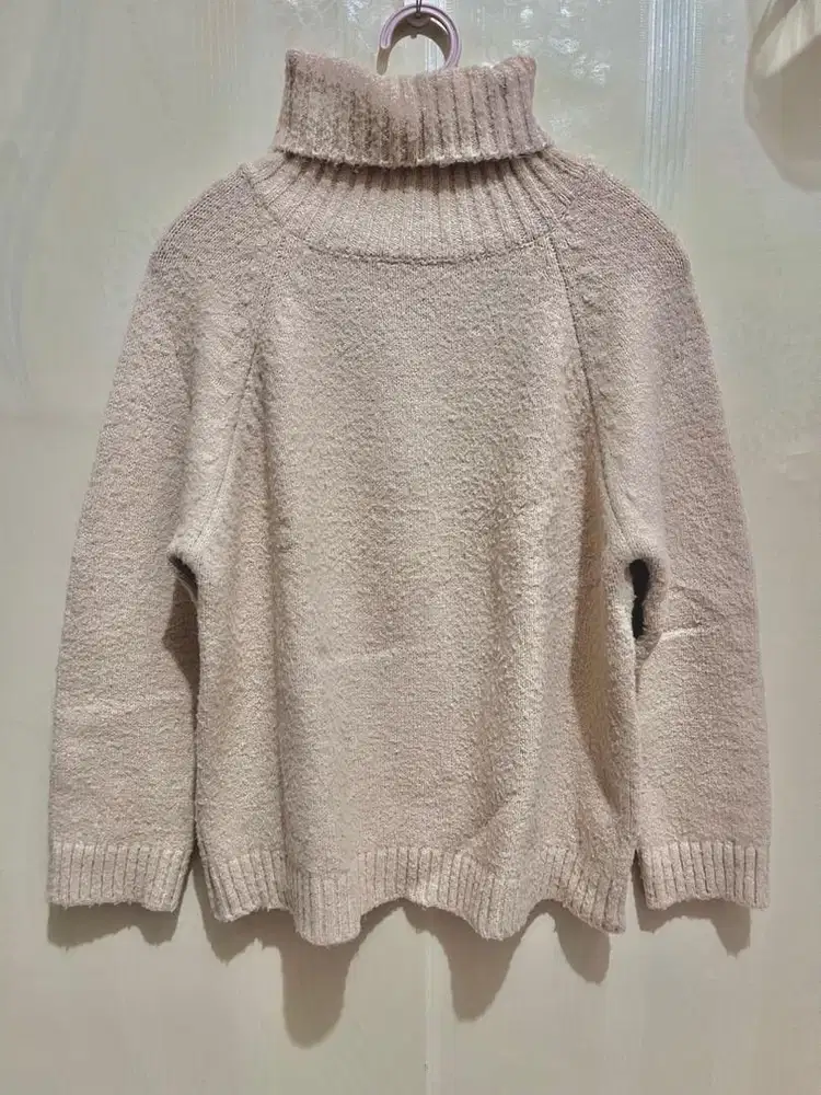 Preloved Rajut Sweater