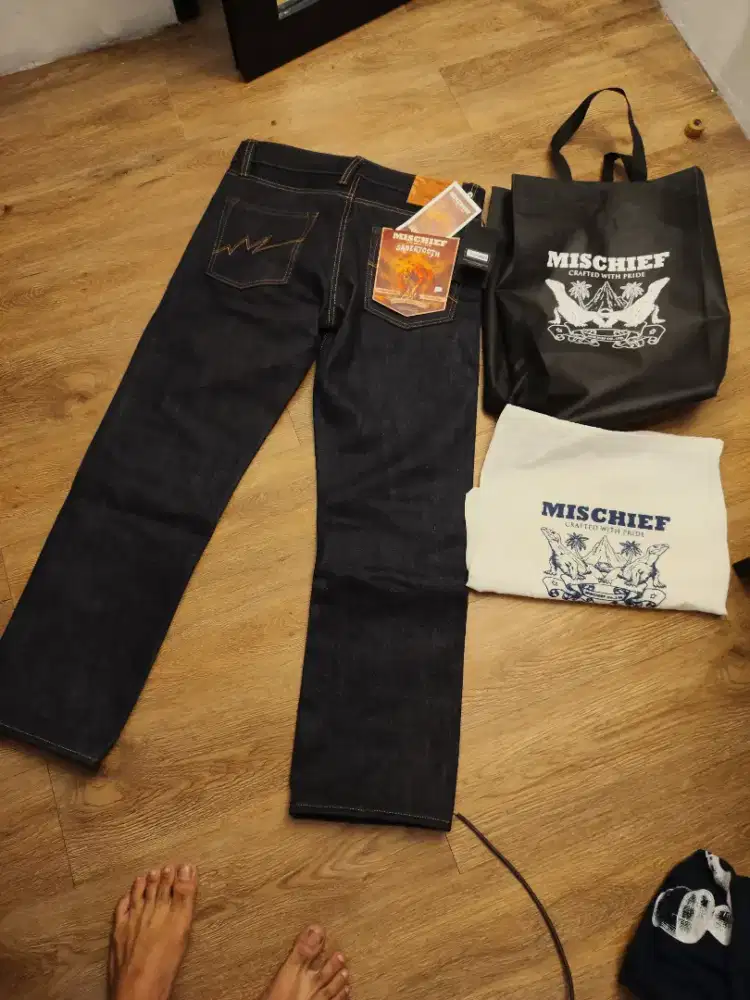 Denim mischief iron label sabertooth 22oz