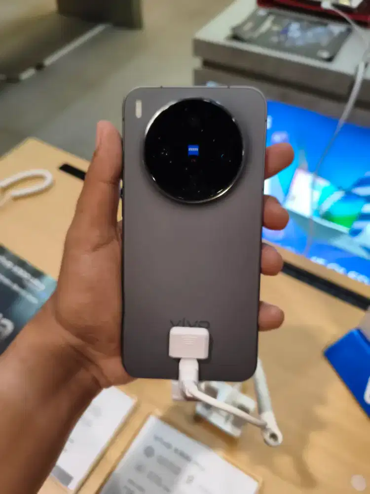 [Bunga Bisa 0%] Vivo X300, Gratis Hingga 2x Cicilan