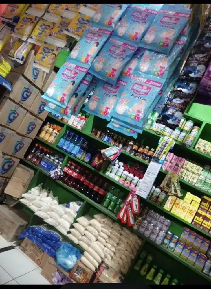Di butuhkan karyawan wanita penjaga warung sembako umur 18-30 thn