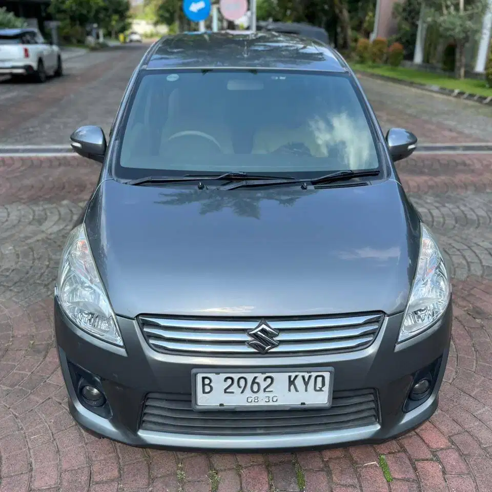 Suzuki Ertiga GL Matic 2015 ANTIK ISTIMEWA DP Minim Avanza