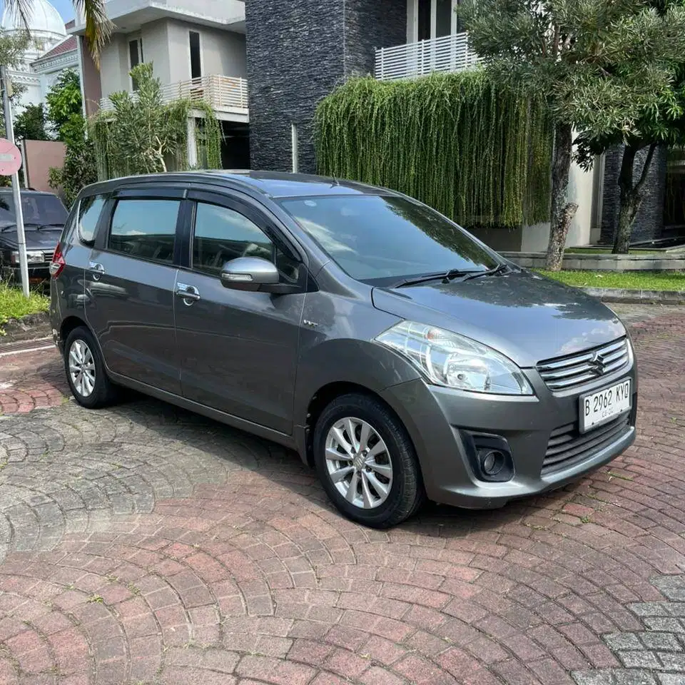 Suzuki Ertiga GL Matic 2015 ANTIK ISTIMEWA DP Minim Avanza