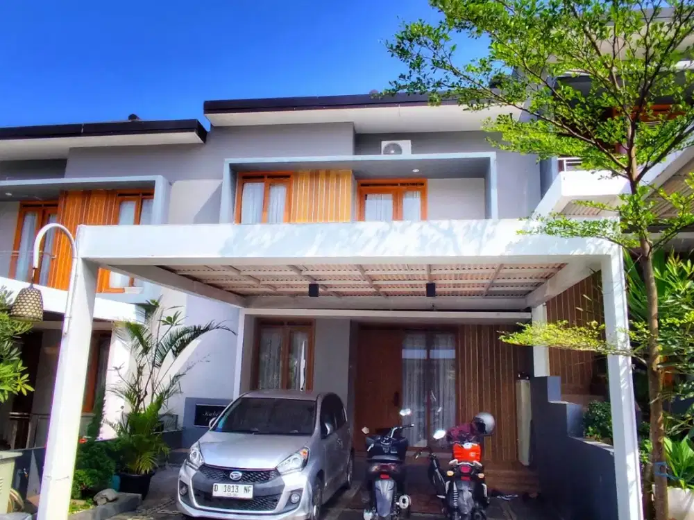 DISEWAKAN RUMAH 2,5 LANTAI FURNISH KOMPLEK BALI GARDEN CITY VIEW AWLIGAR DEKAT DAGO BANDUNG