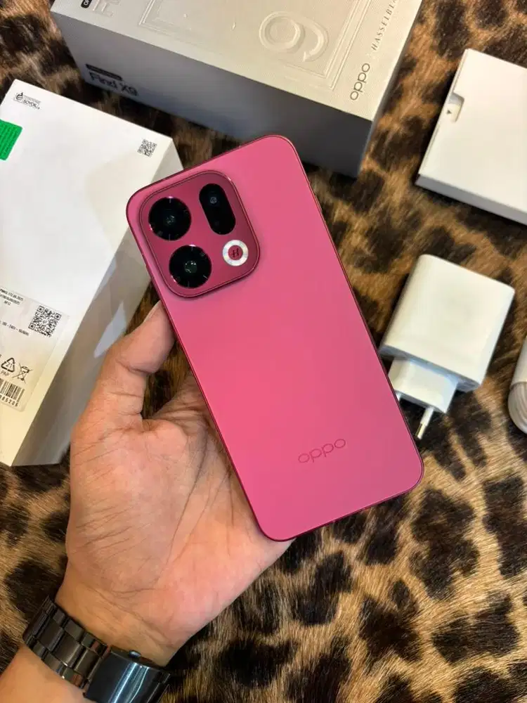Oppo Find X9 12/256GB Resmi (Velvet Red)