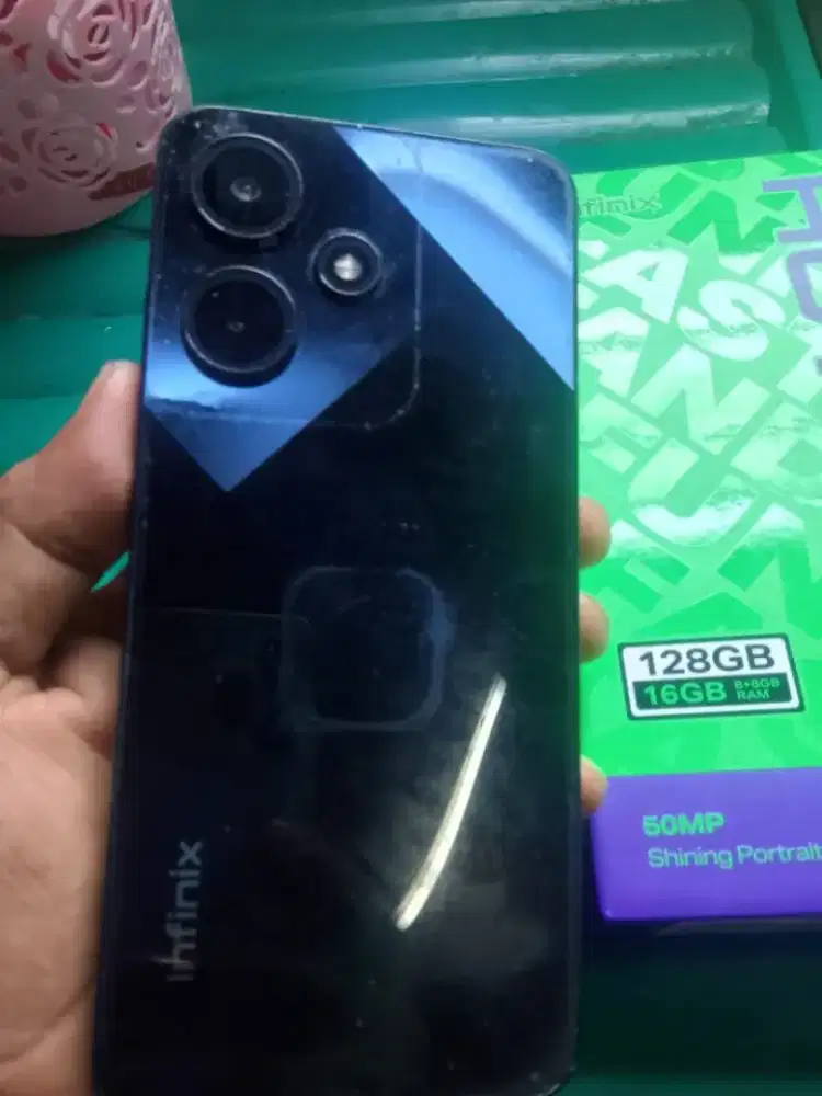 Infinix Hot 30i 8+/128 hp dus charger