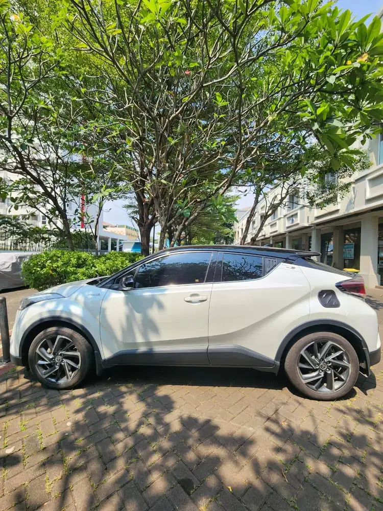 Toyota C-HR Hybrid 2022 TSS Two Tone