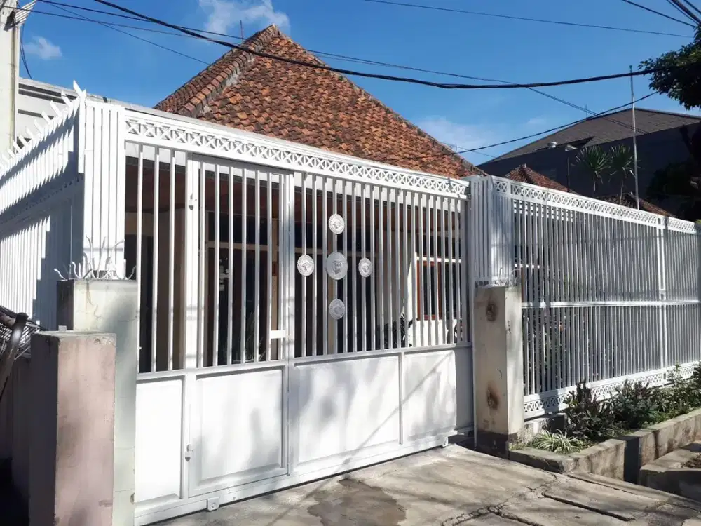 Rumah sayap Riau cocok untuk bisnis Caffe Butik Resto lokasi strategis Bandung Kota Harga nego