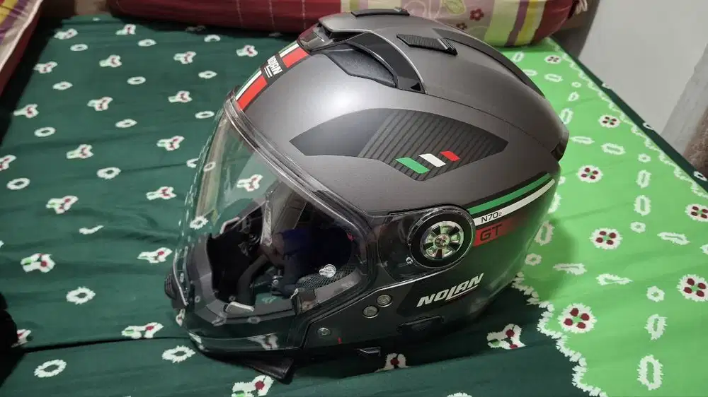 Helm merk Nolan N70² GT second mulus
