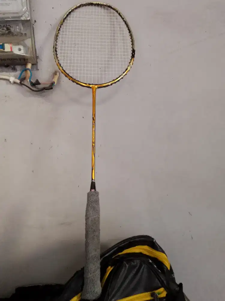 Raket badminton