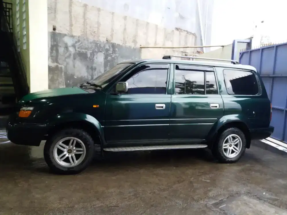Minibus Toyota Kijang standard KF60 1998