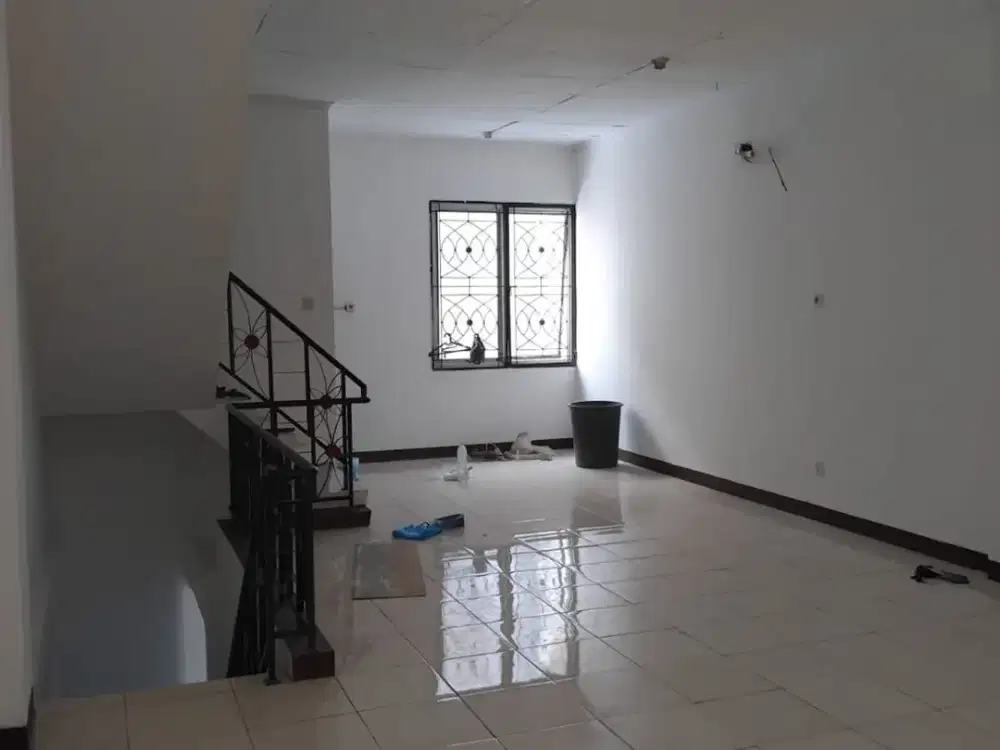 Ruko Strategis 2,5 Lantai di Boulevard Harapan Indah Bekasi – Siap Pakai & Renovasi Baru