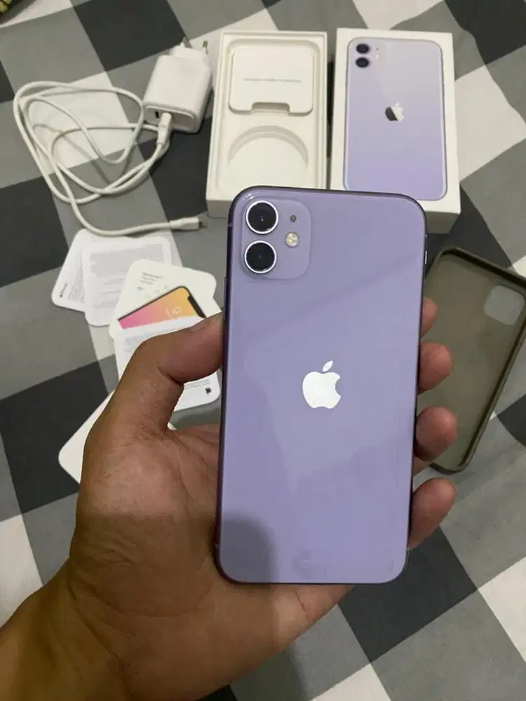 Dijual satset iPhone 11 64GB iBox resmi pemakaian cewek