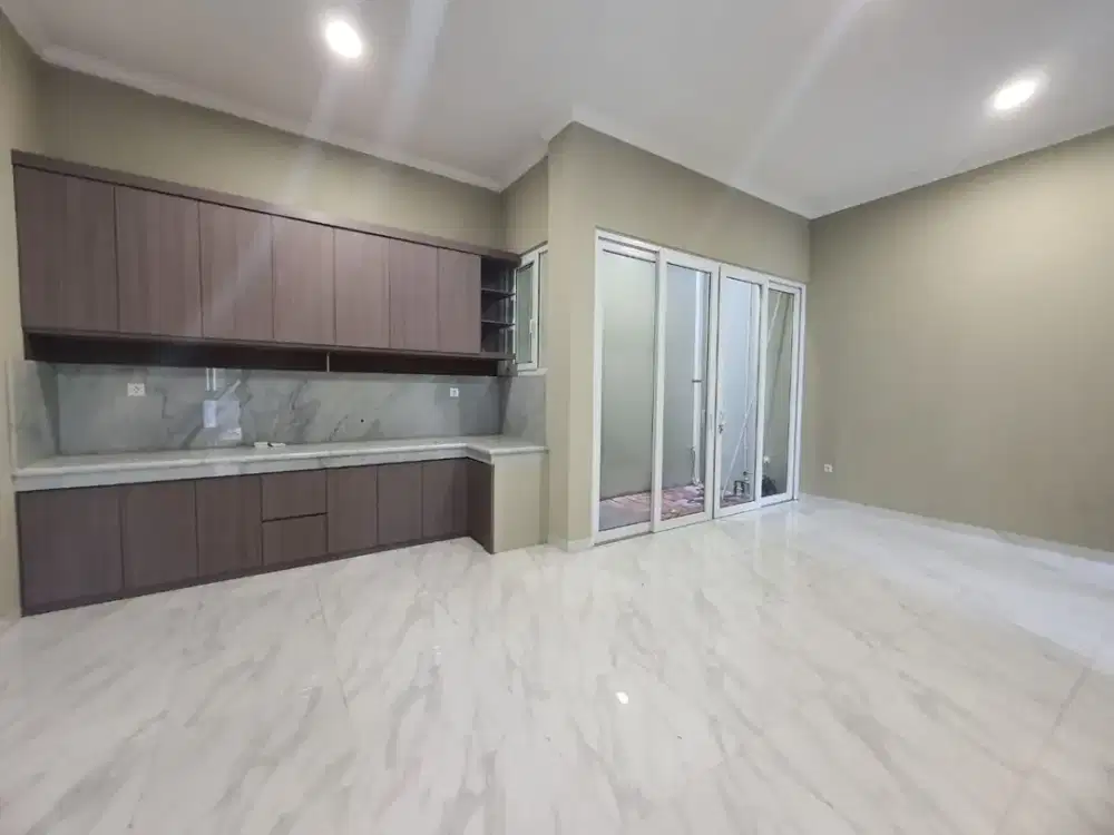 Rumah 2 Lantai 3 Kamar Nonfurnish di Villa Melati Mas
