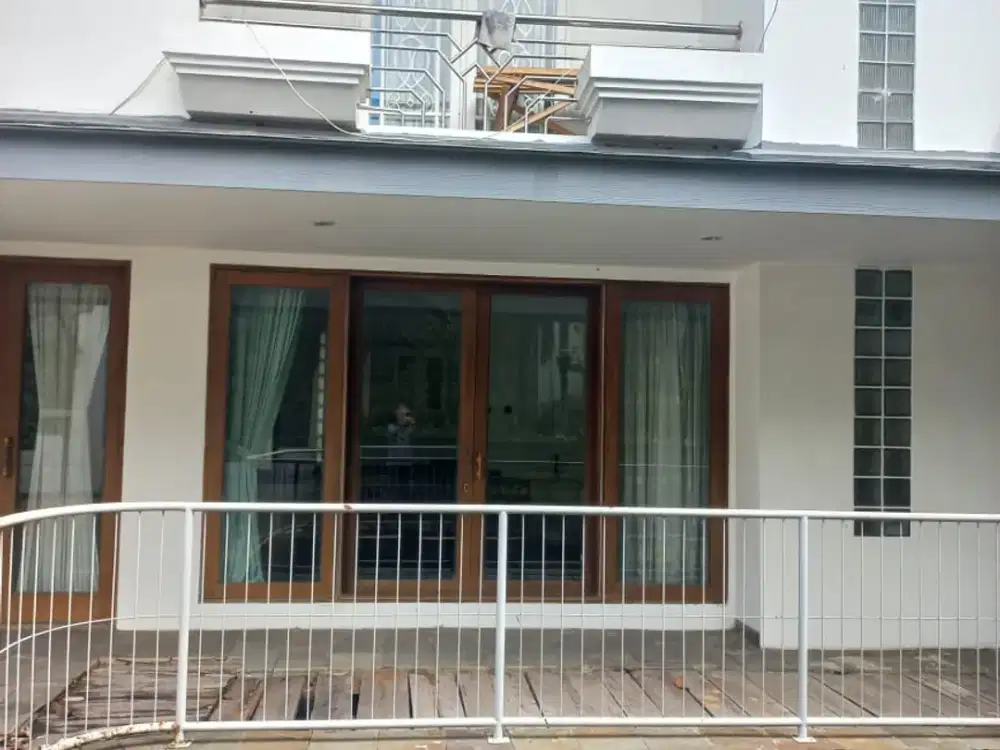 DIJUAL RUMAH NYAMAN DIDAERAH CIPAKU BANDUNG STRATEGIS ASRI DAN NYAMAN