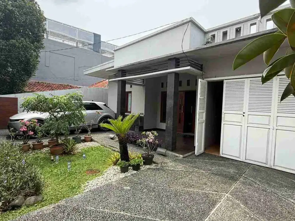 Dijual Rumah Asri di Pejaten Pasar Minggu. Sangat Terawat.