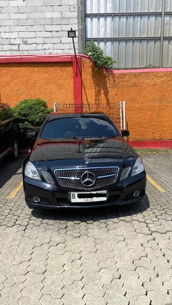 MERCY MERCEDES BENZ E200 CGI TAHUN 2010