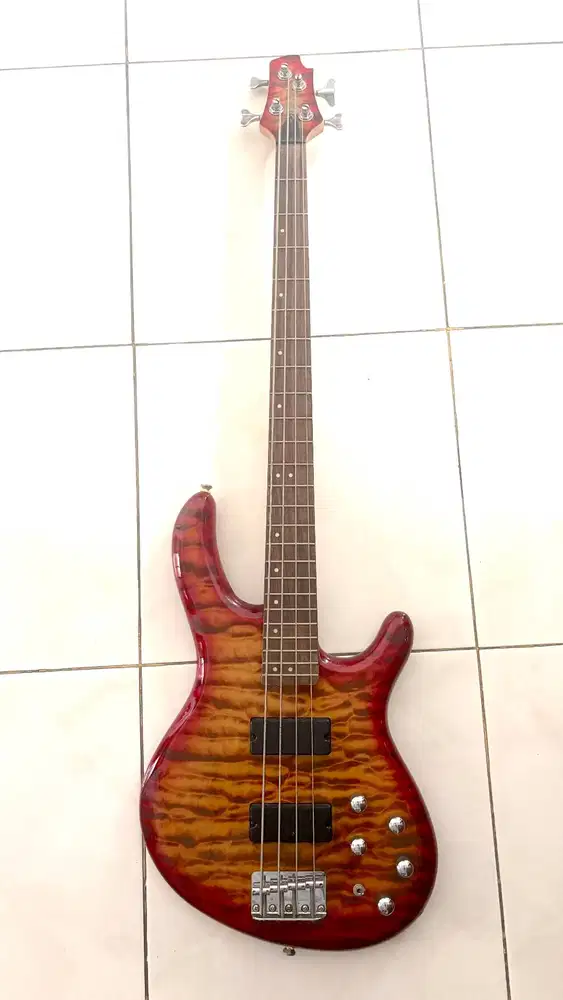 Cort Bass Action DLX Plus