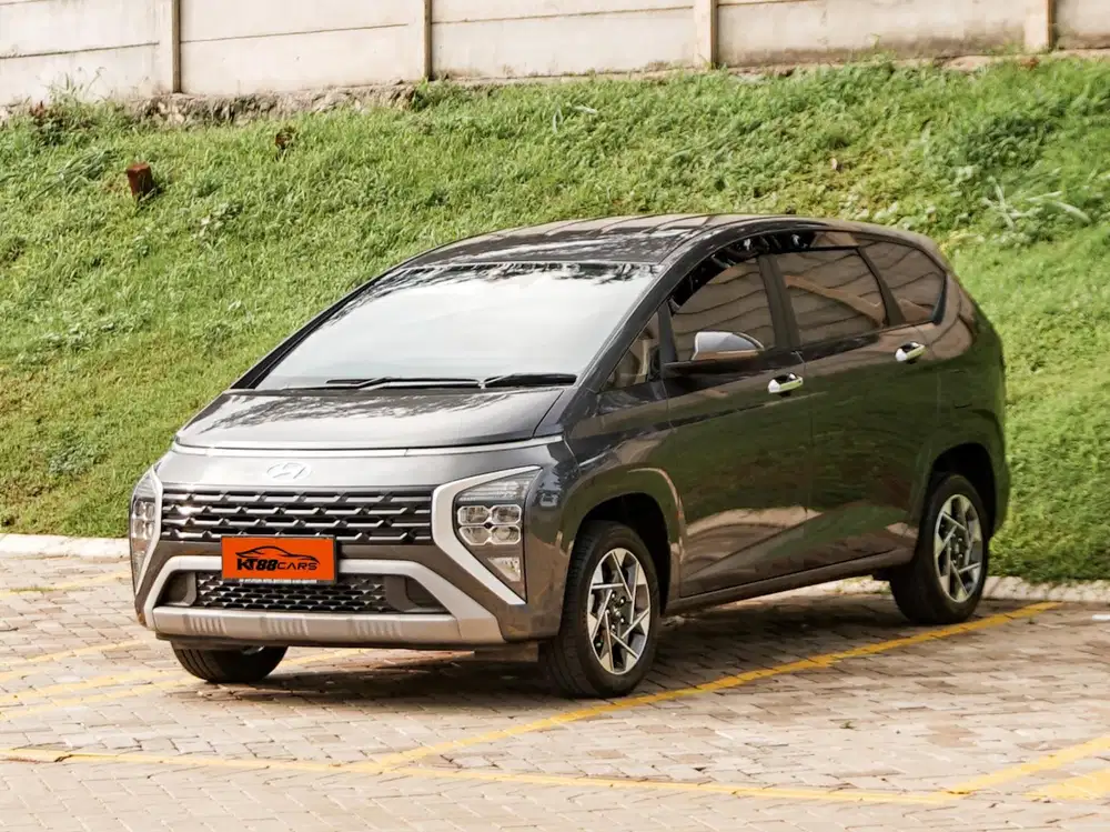 Hyundai Stargazer Prime 1.5 Matic 2022 abu abu genap