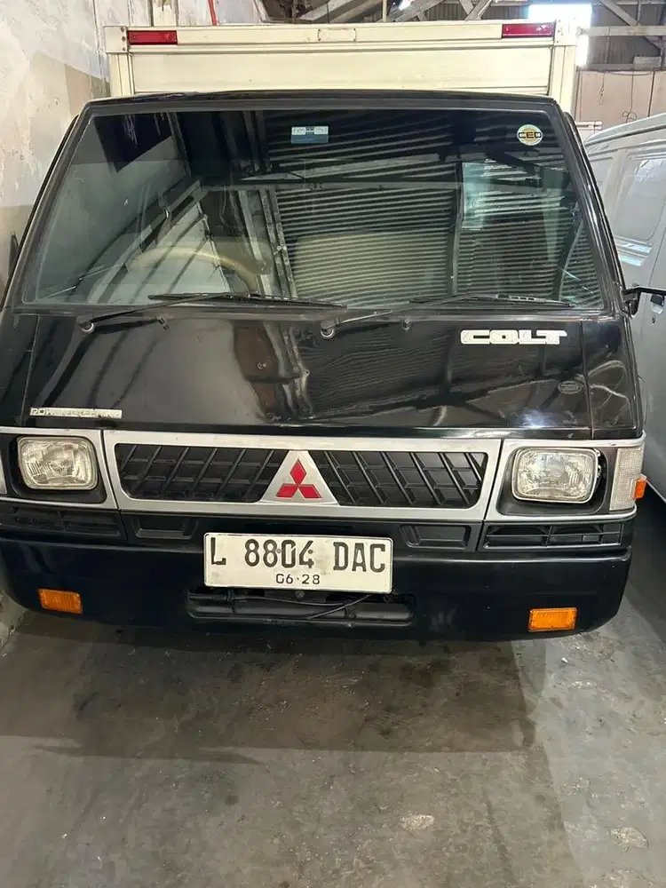 Mitsubishi L300 Box 2008