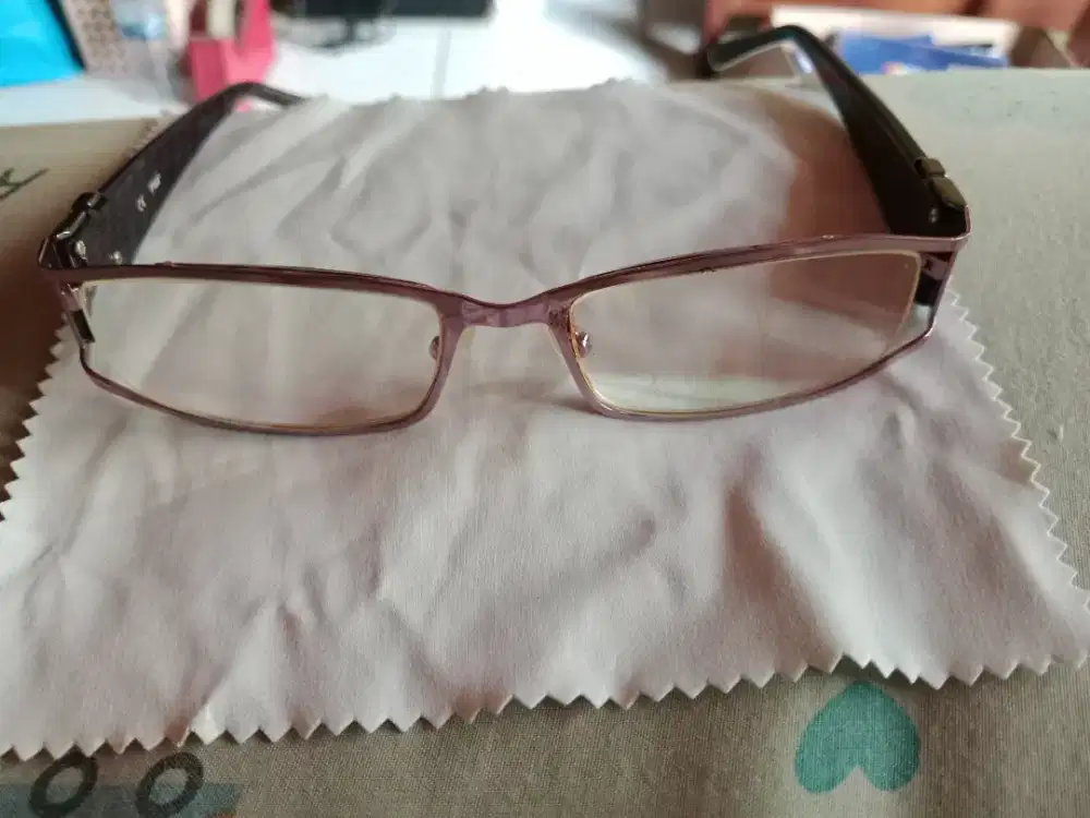 Dijual Frame Kacamata Fila masih bagus
