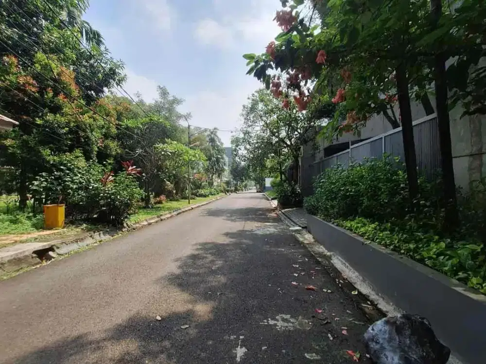 Dijual rumah lama hitung tanah harga di bwh Njop di Pondok Indah