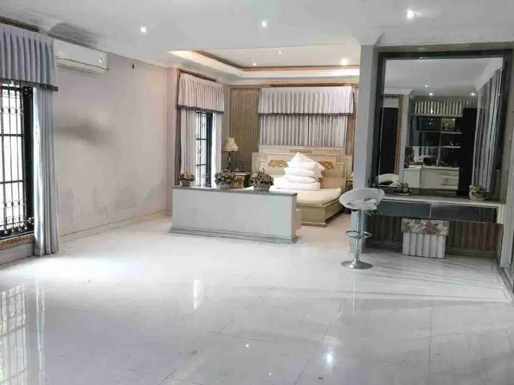 Rumah Hook 2 lantai Dijual di Dharmahusada Utara Surabaya