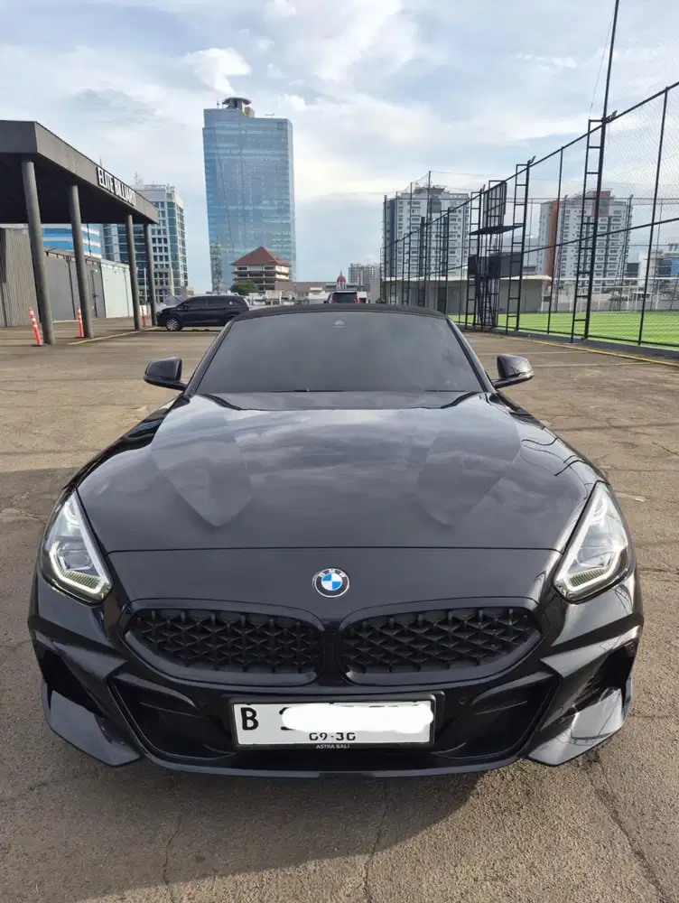 BMW Z4 S Drive 30i 2022 Hitam