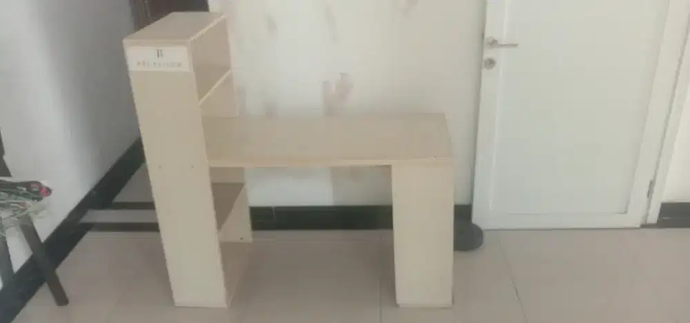 MEJA KANTOR DAPAT 3