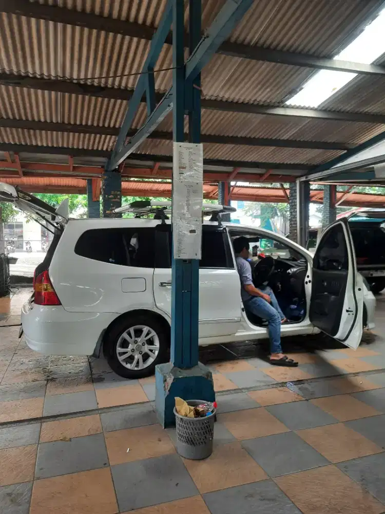 Livina putih th 2012 ultimate