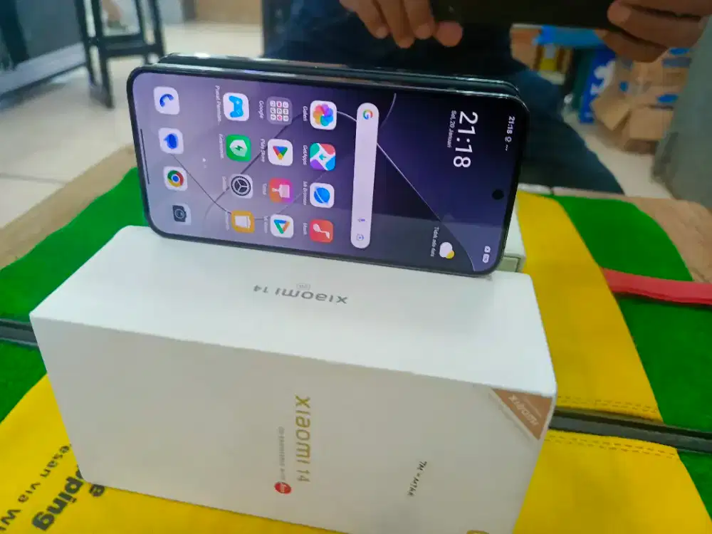 Xiaomi 14 5G Ram 12/256 Gb lengkap ori tampa kendala