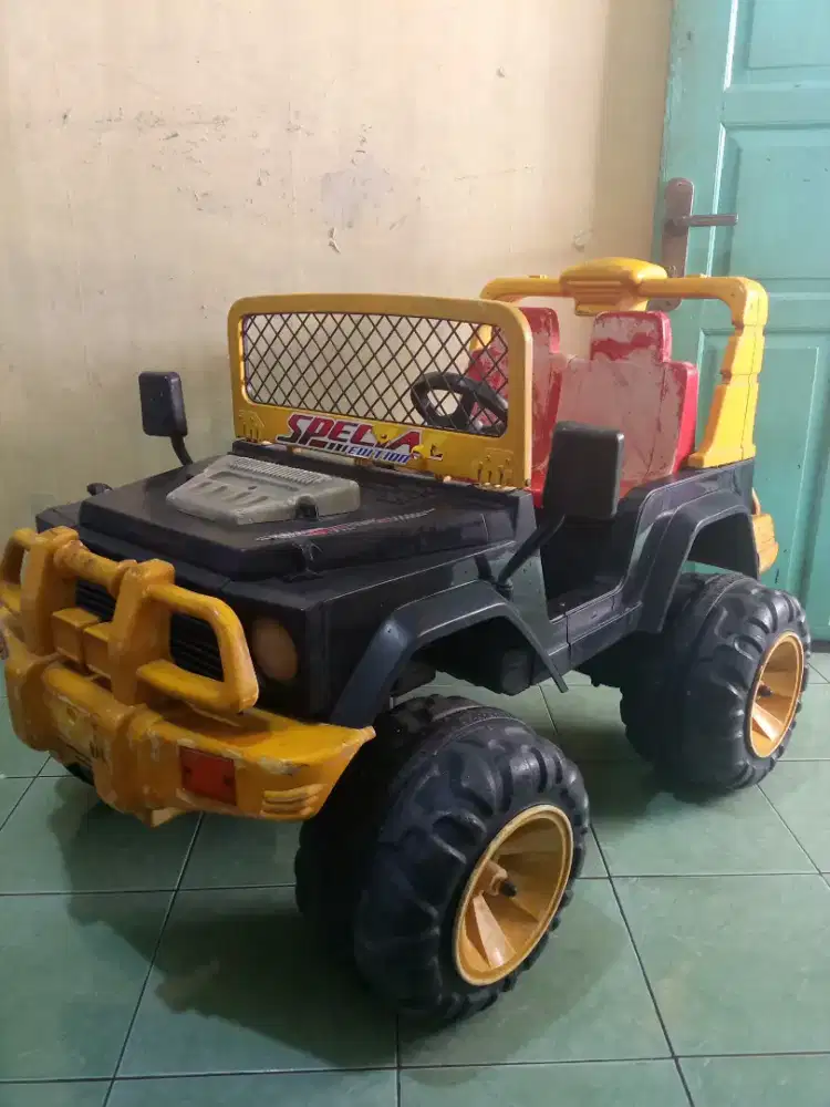 MAINAN MOBILAN BESAR DAN KOKOH