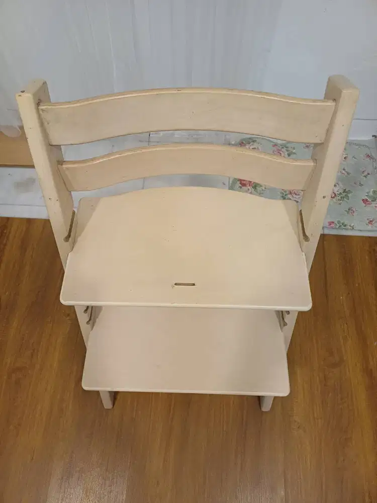 Kursi Makan Bayi / Anak / High Chair : Stokke Tripp Trapp (Rumania).