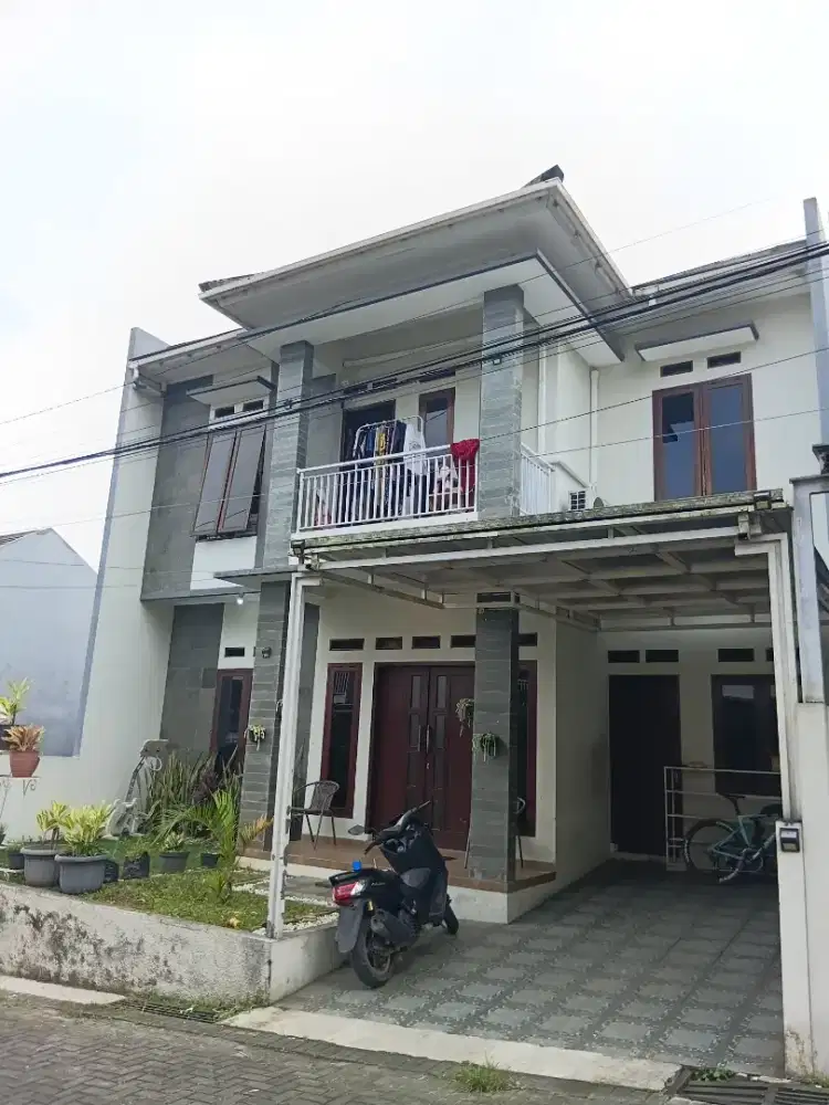 JUAL CEPAT RUMAH 2 LANTAI DEKAT ALUN-ALUN CIMAHI