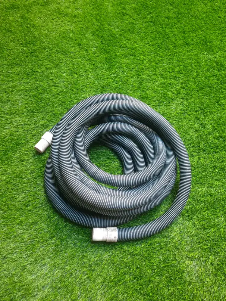Selang vacum kolam renang