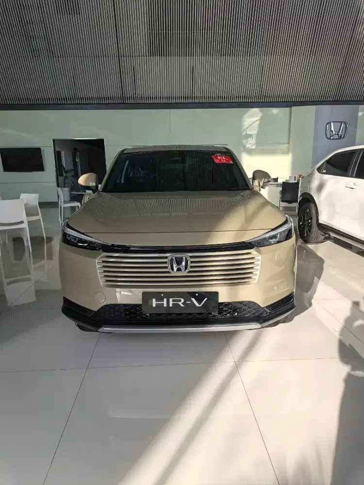 Honda HR-V E+ CVT matic Sand Khaki Pearl SKP