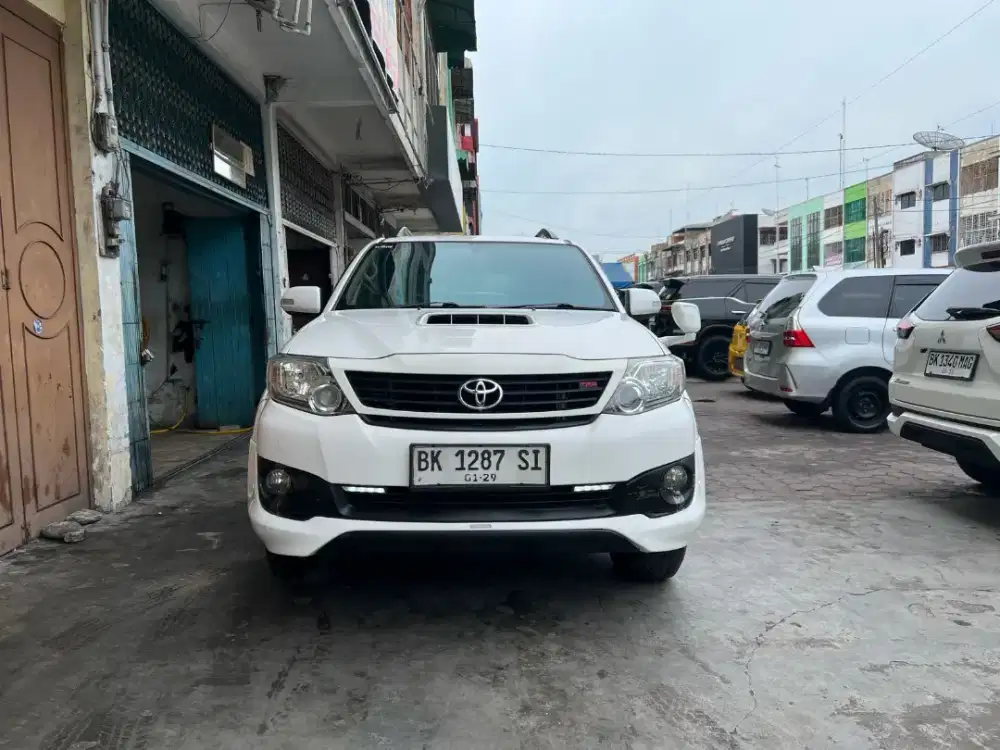Toyota Fortuner VNT TRD manual 2013/2014
