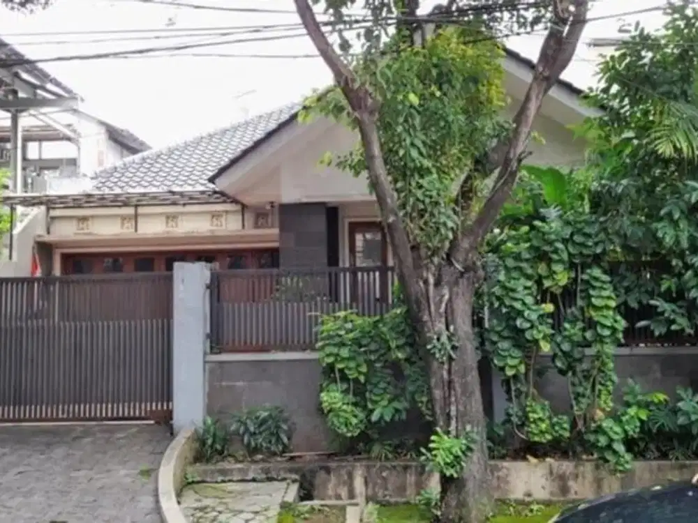 Rumah Bagus Lokasi Strategis Kawasan Mahakam Bulungan Blok M Kebayoran Baru Jakarta Selatan