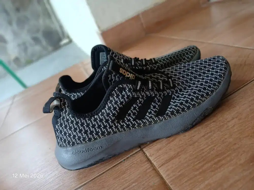 Sepatu adidas pria original